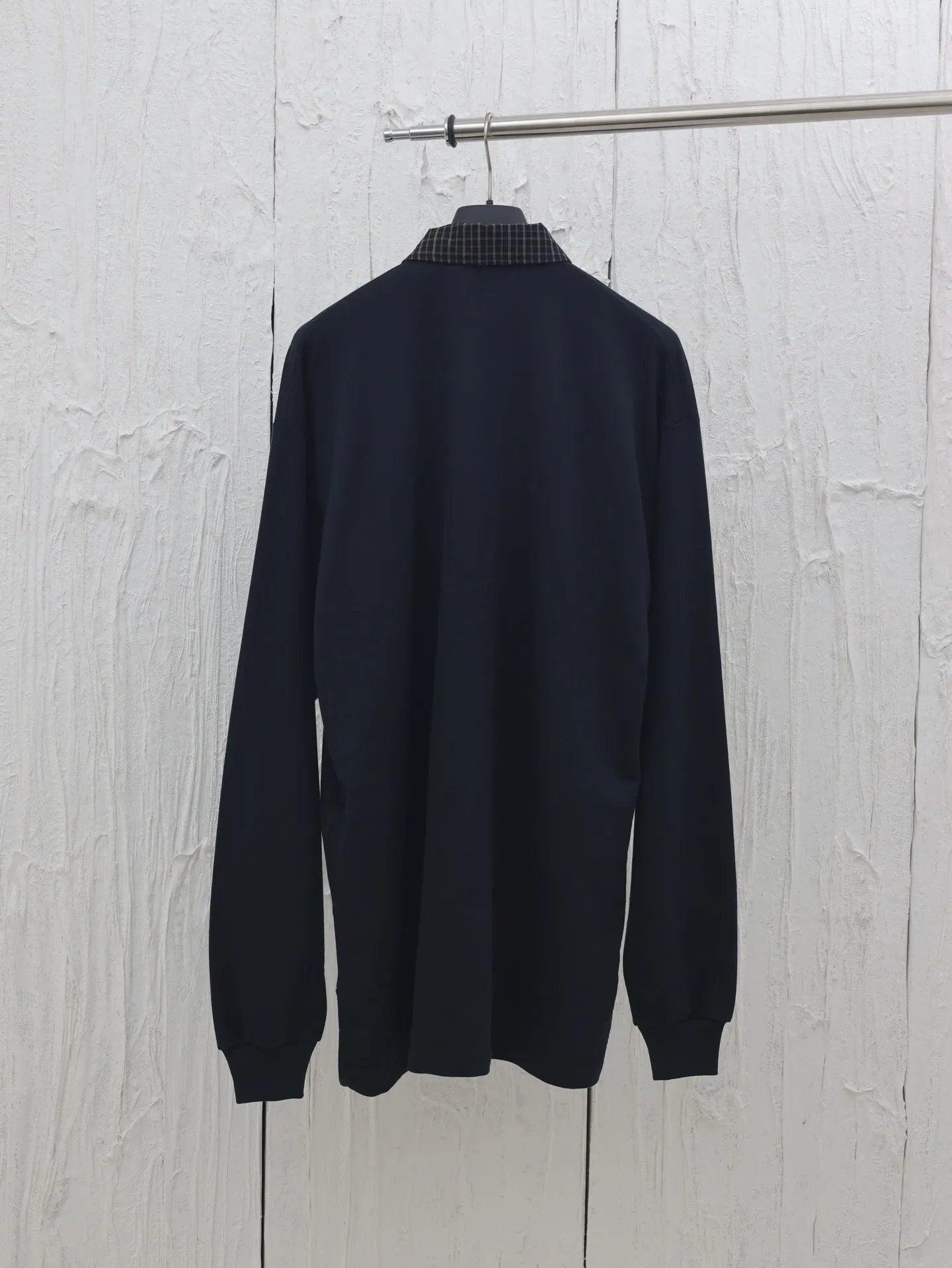 Balenciaga*2 25SS Series Polo 280 ， （280g） ， ， ， 。 Breathable ， ， 。 ： Barudan ， 0.05mm logo， ， ， 。 ， 3-5 ， ， 、 ， 。 ： ， ， ≥2.5mm， ， 。 Size：1/2